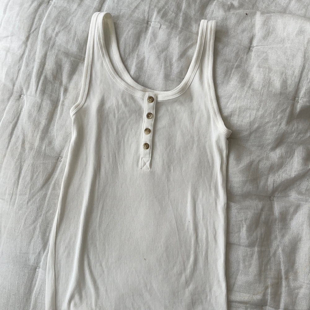 ae button tank